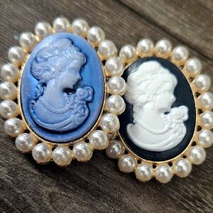 Elegant Cameo Pearl Earrings